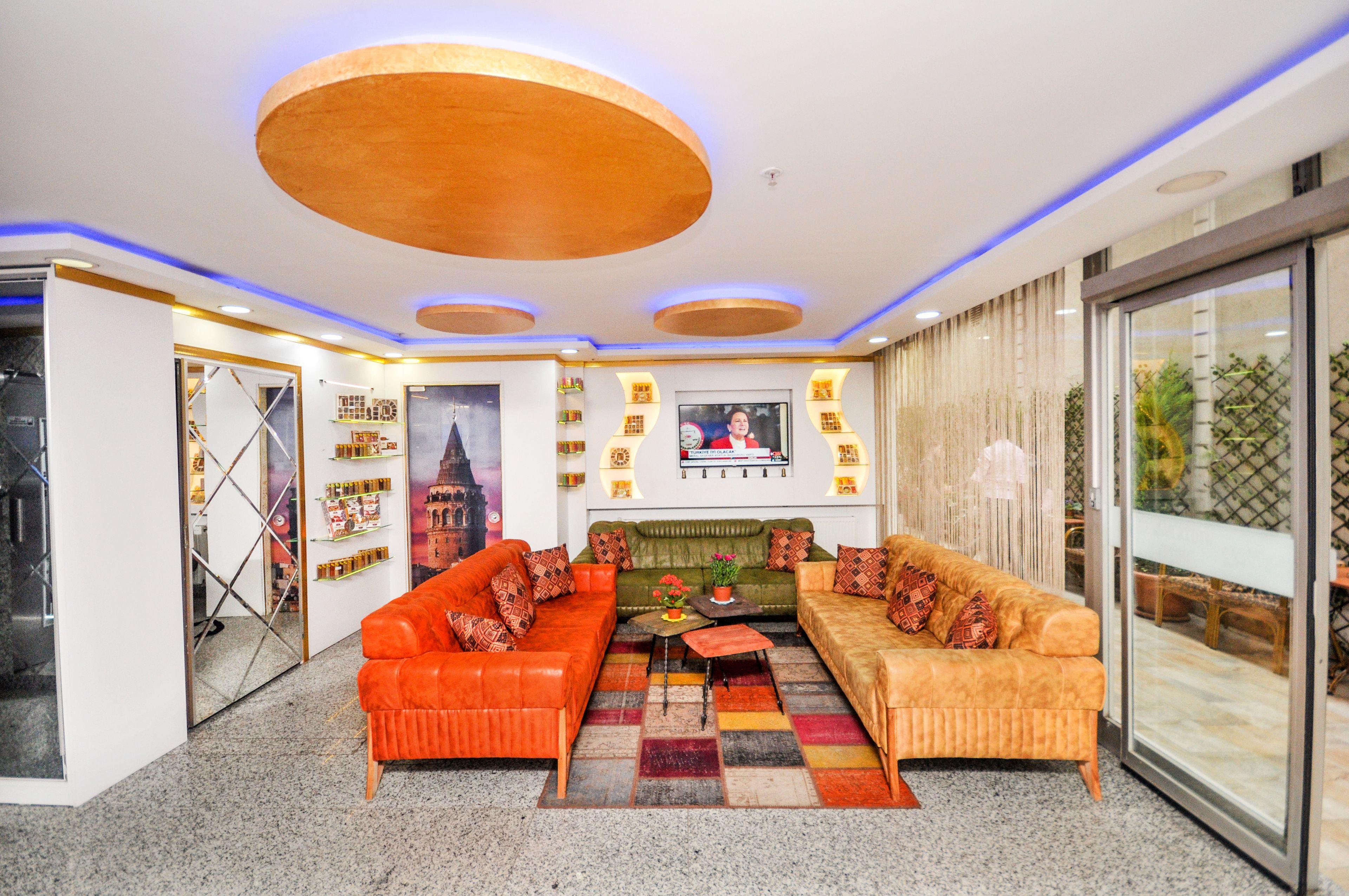 White Palace Hotel — Photos 1